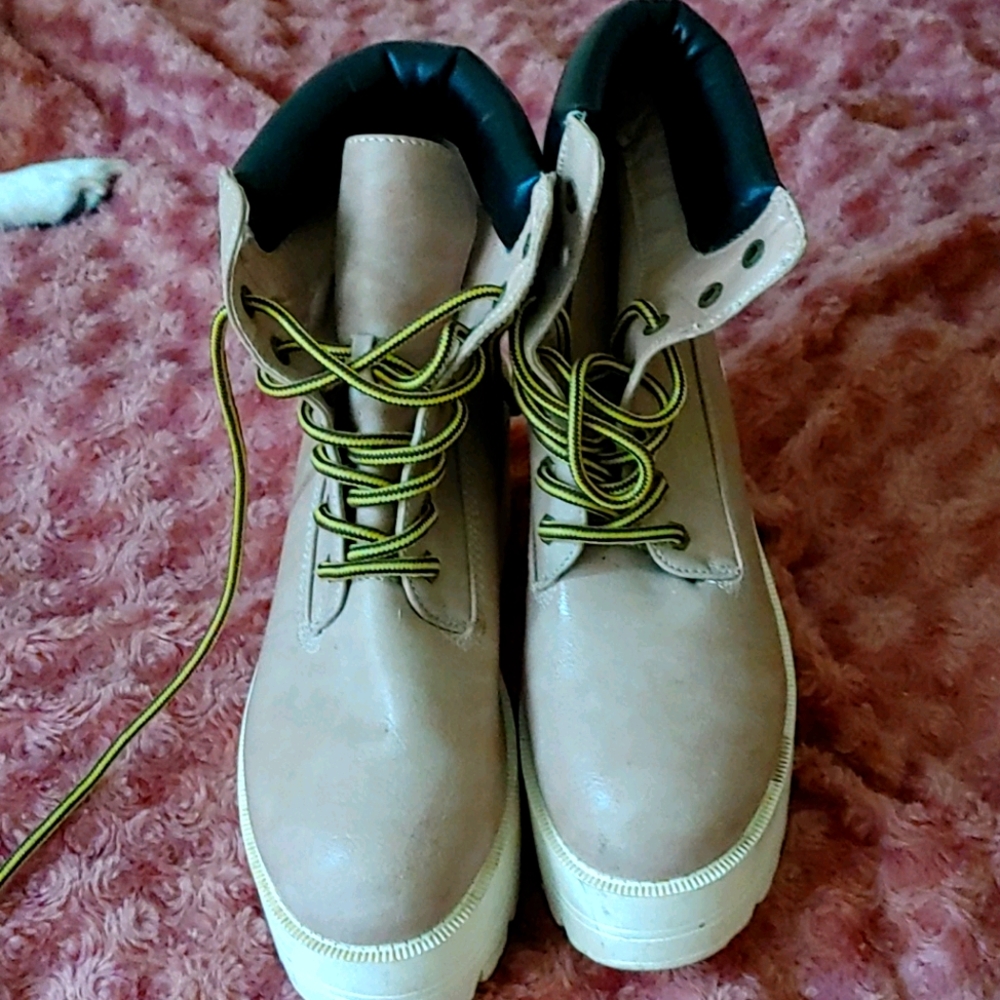 Platform shoes